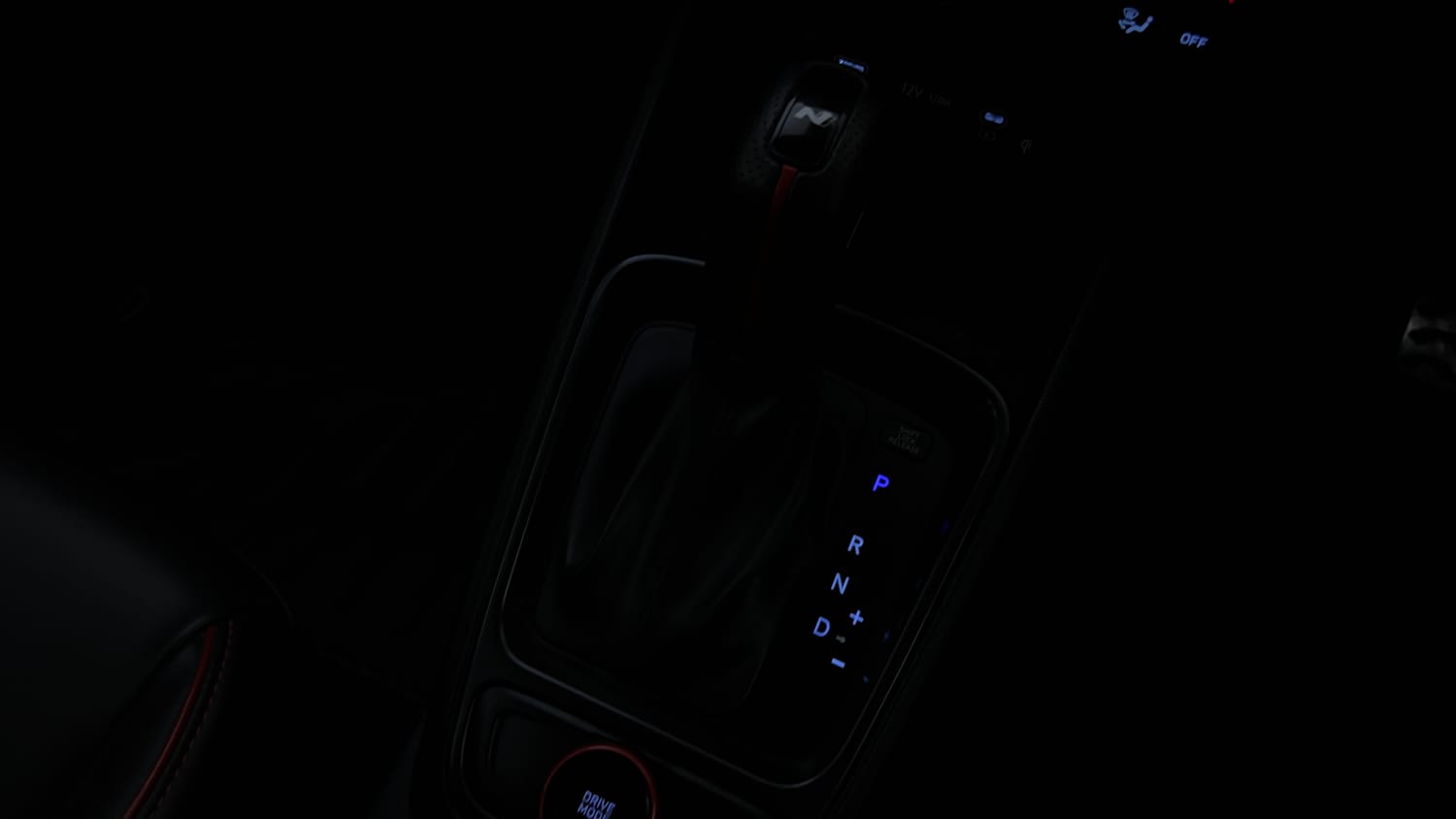 Used 2024 Hyundai Venue N-Line N8 DCT Petrol Automatic interior GEAR  KNOB VIEW