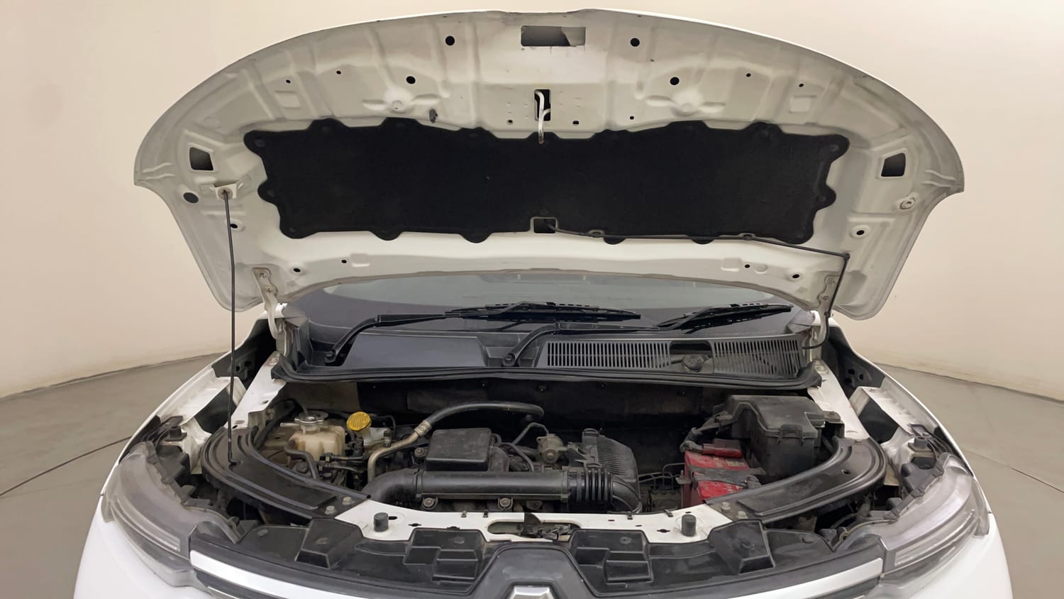 Used 2021 Renault Kiger RXT (O) MT Petrol Manual engine ENGINE & BONNET OPEN FRONT VIEW