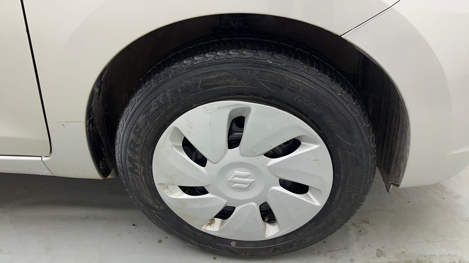 Used 2017 Maruti Suzuki Celerio ZXI (O) AMT Petrol Automatic tyres RIGHT FRONT TYRE RIM VIEW