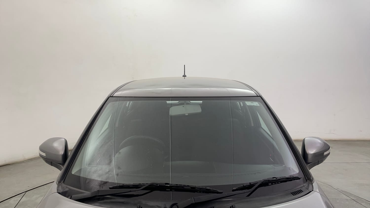 Used 2014 Maruti Suzuki Swift VXi Petrol Manual exterior FRONT WINDSHIELD VIEW