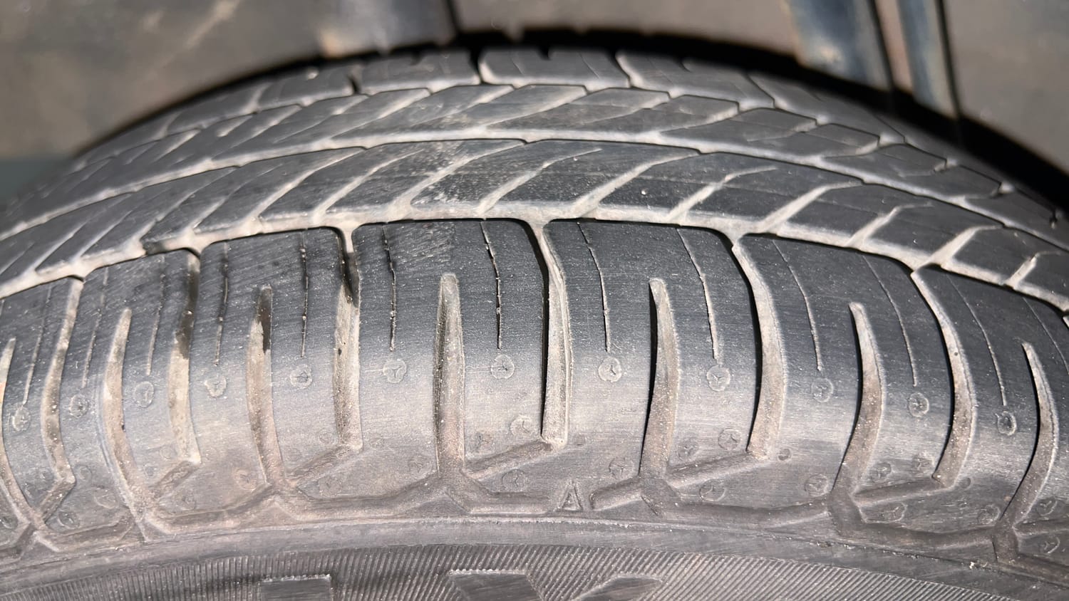 Used 2017 Renault Kwid CLIMBER 1.0 AMT Petrol Automatic tyres RIGHT REAR TYRE TREAD VIEW
