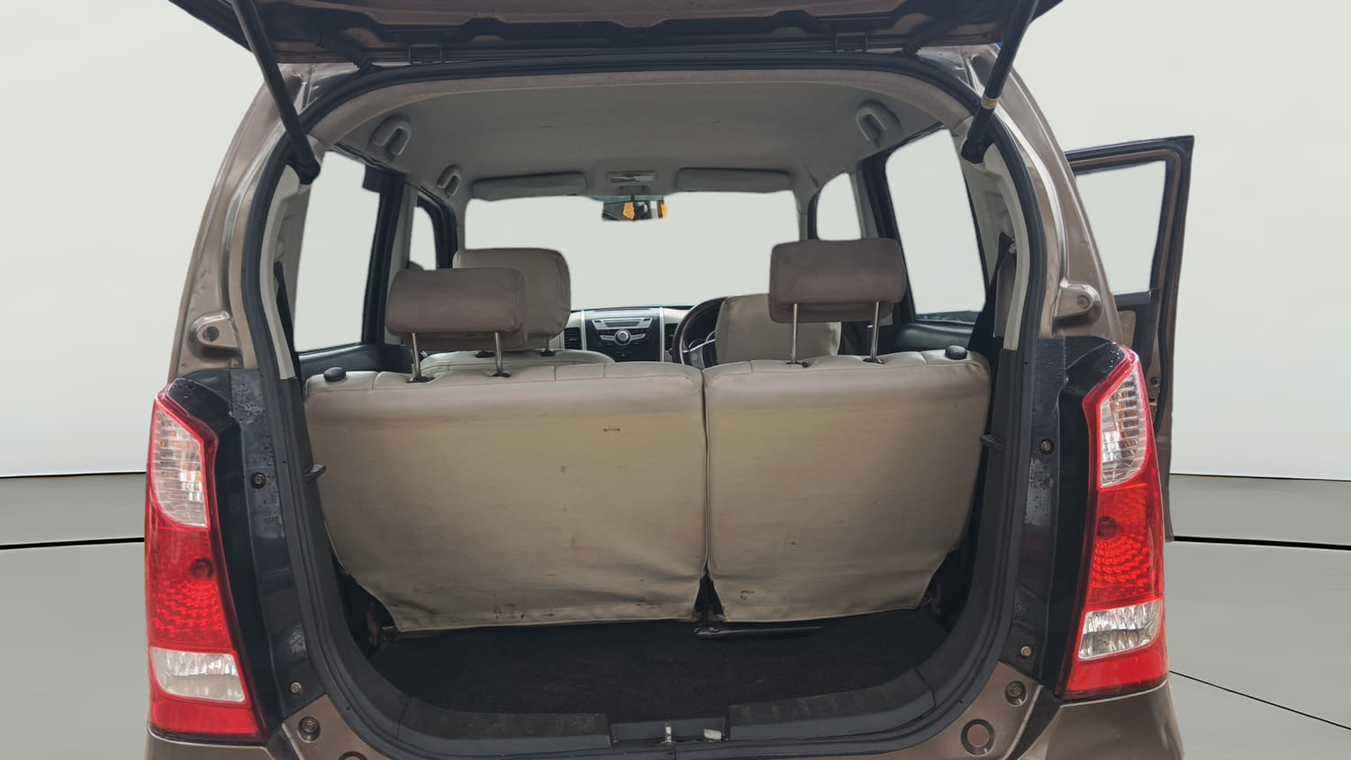 Used 2016 Maruti Suzuki Wagon R VXI Petrol Manual interior DICKY INSIDE VIEW