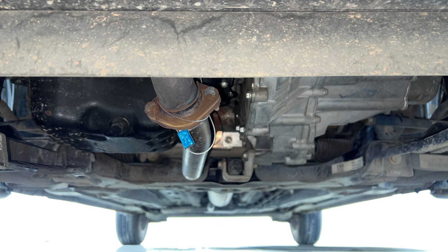 Used 2023 Tata Punch Pure MT Petrol Manual extra FRONT LEFT UNDERBODY VIEW