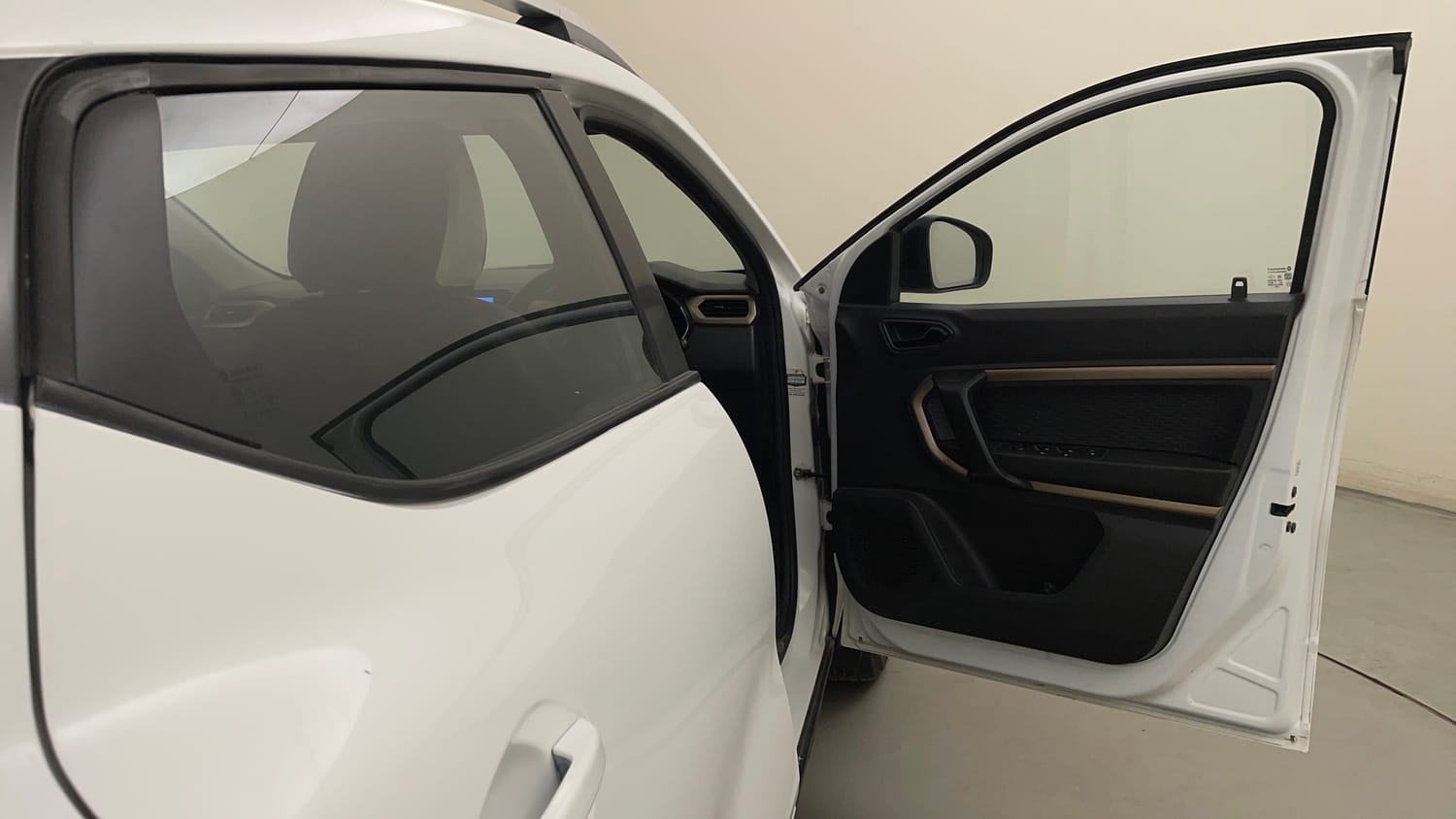 Used 2021 Renault Kiger RXT (O) MT Petrol Manual interior RIGHT FRONT DOOR OPEN VIEW