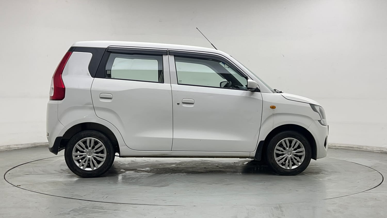 Used 2024 Maruti Suzuki Wagon R VXI 1.0 Petrol Manual exterior RIGHT SIDE VIEW