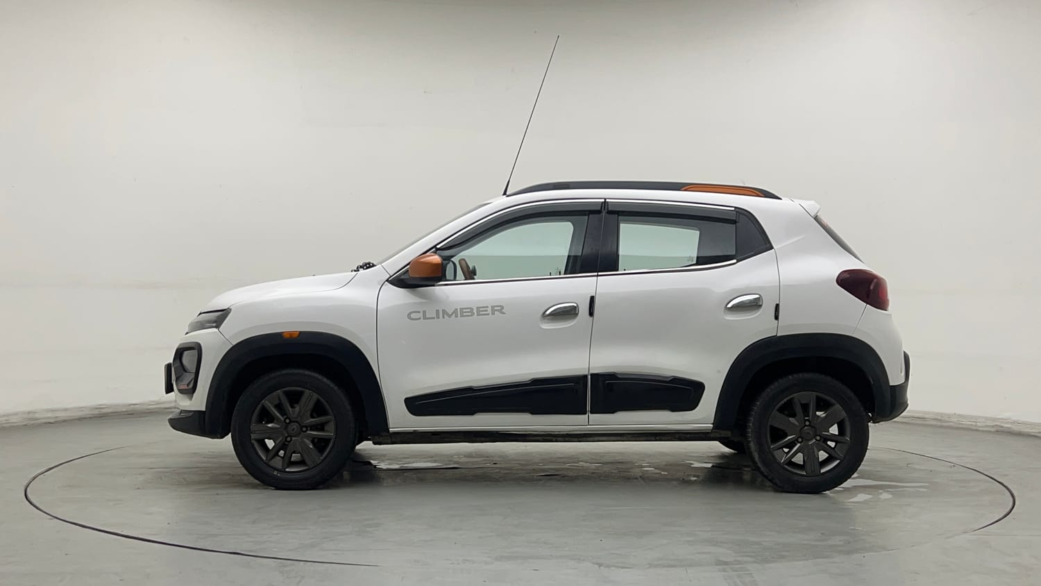 Used 2020 Renault Kwid CLIMBER 1.0 AMT Opt Petrol Automatic exterior LEFT SIDE VIEW