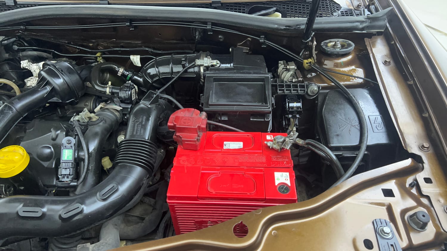 Used 2017 Renault Duster 85 PS RXS 4X2 MT Diesel Diesel Manual engine ENGINE LEFT SIDE VIEW