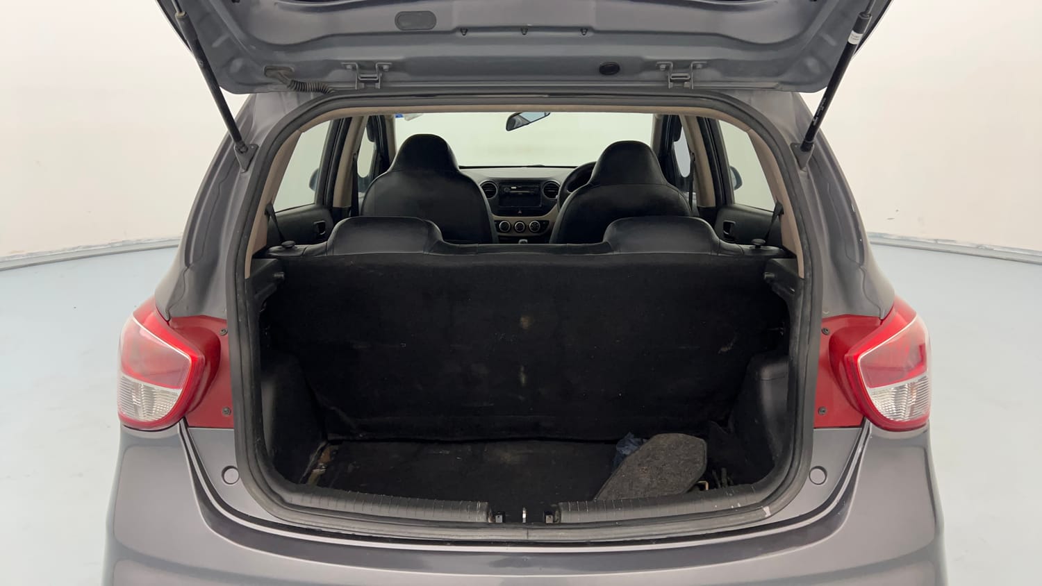 Used 2017 Hyundai Grand i10 Magna 1.2 Kappa VTVT Petrol Manual interior DICKY INSIDE VIEW