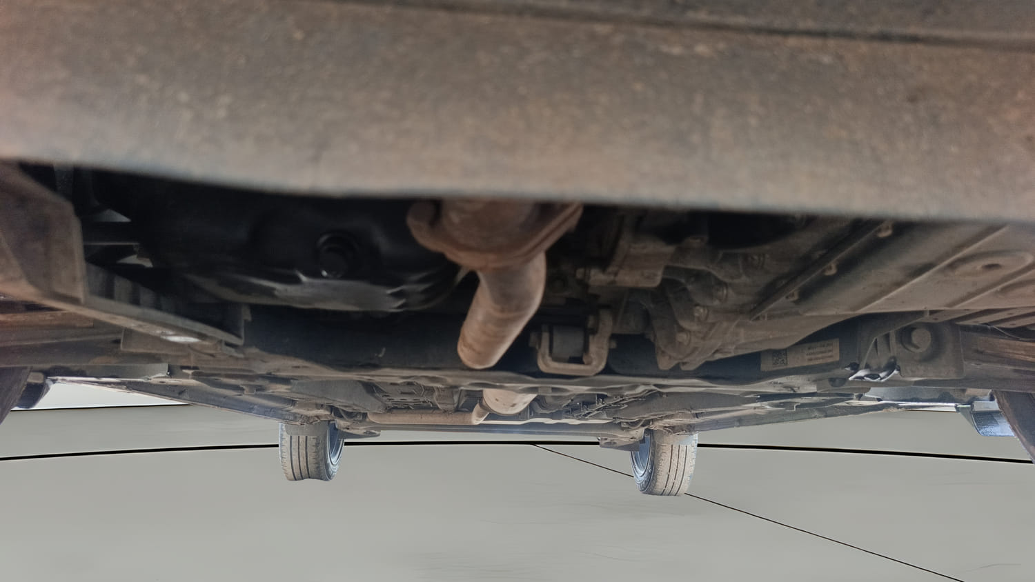 Used 2023 Tata Altroz XZA Plus (S) Dark Edition Petrol Automatic extra FRONT LEFT UNDERBODY VIEW