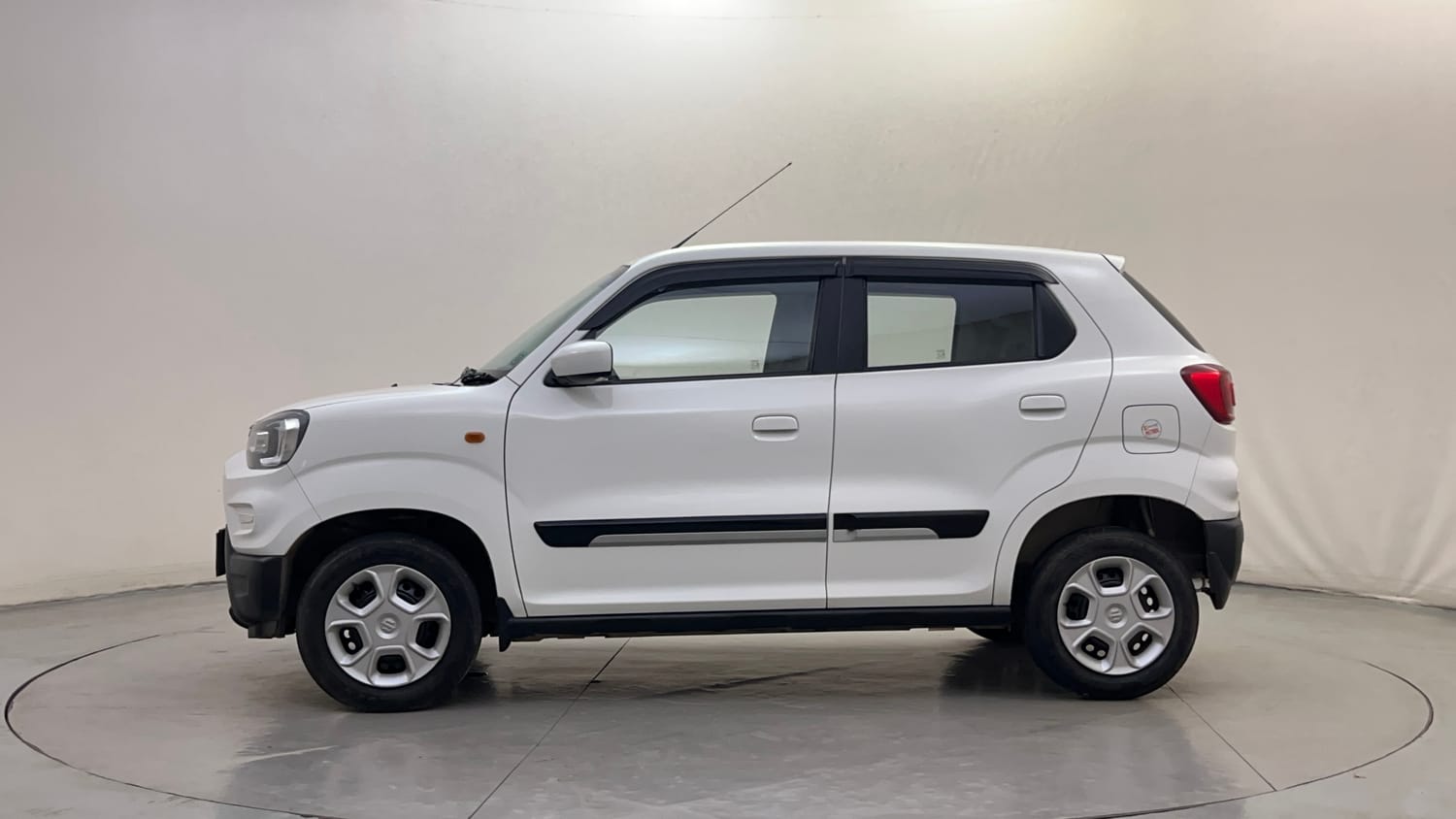 Used 2024 Maruti Suzuki S-Presso VXi Plus (O) AMT Petrol Automatic exterior LEFT SIDE VIEW