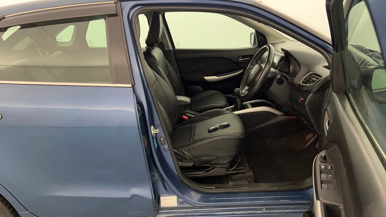 Used 2017 Maruti Suzuki Baleno Alpha 1.2 Petrol Manual interior RIGHT SIDE FRONT DOOR CABIN VIEW