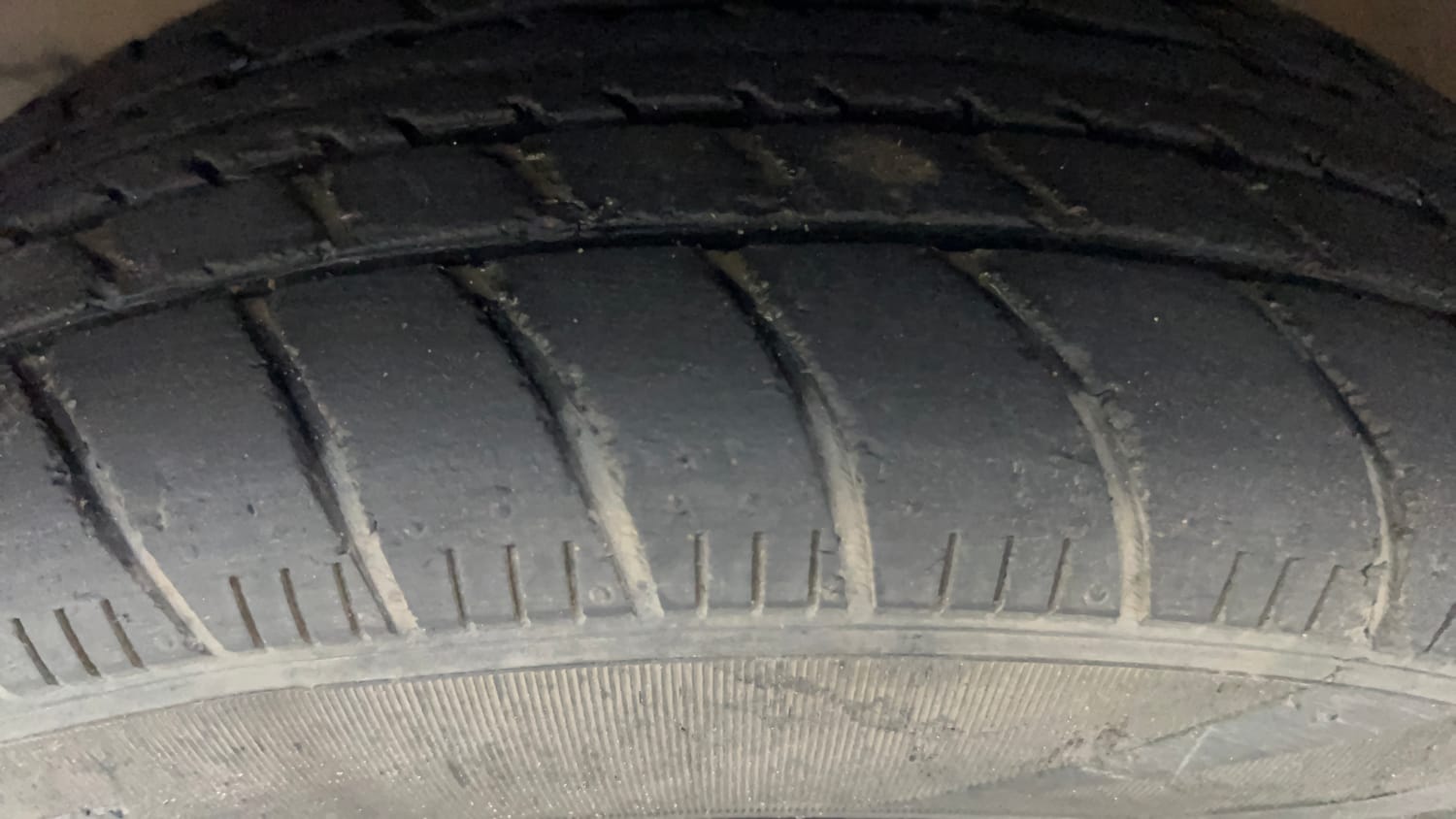 Used 2013 Maruti Suzuki A-Star Vxi (ABS) AT Petrol Automatic tyres LEFT FRONT TYRE TREAD VIEW