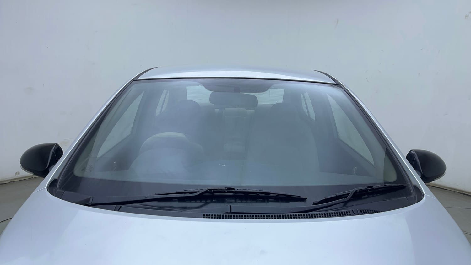 Used 2015 Hyundai Xcent S 1.2 (O) Petrol Manual exterior FRONT WINDSHIELD VIEW