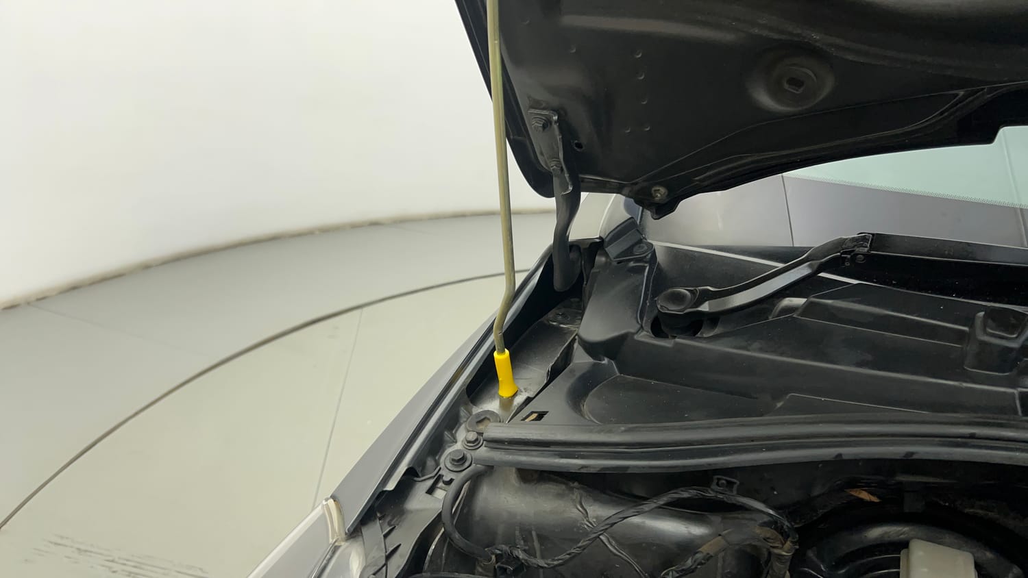 Used 2022 Tata Tigor XZ CNG Cng Manual engine ENGINE RIGHT SIDE HINGE & APRON VIEW