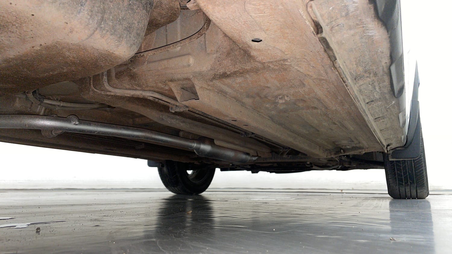 Used 2021 Renault Kiger RXT (O) MT Petrol Manual extra REAR RIGHT UNDERBODY VIEW