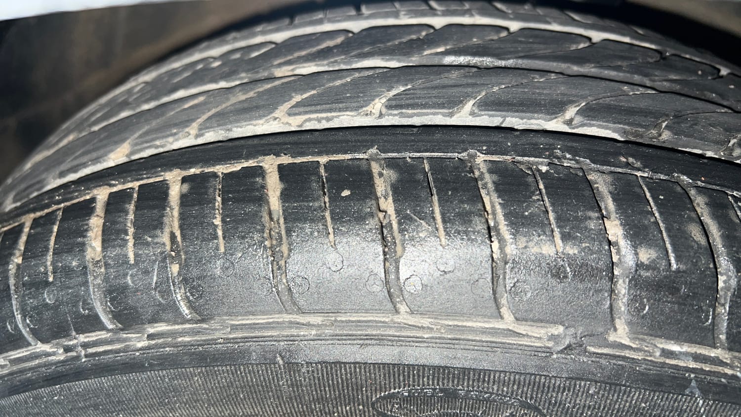 Used 2024 Hyundai Grand i10 Nios Sportz 1.2 Kappa VTVT Petrol Manual tyres RIGHT FRONT TYRE TREAD VIEW