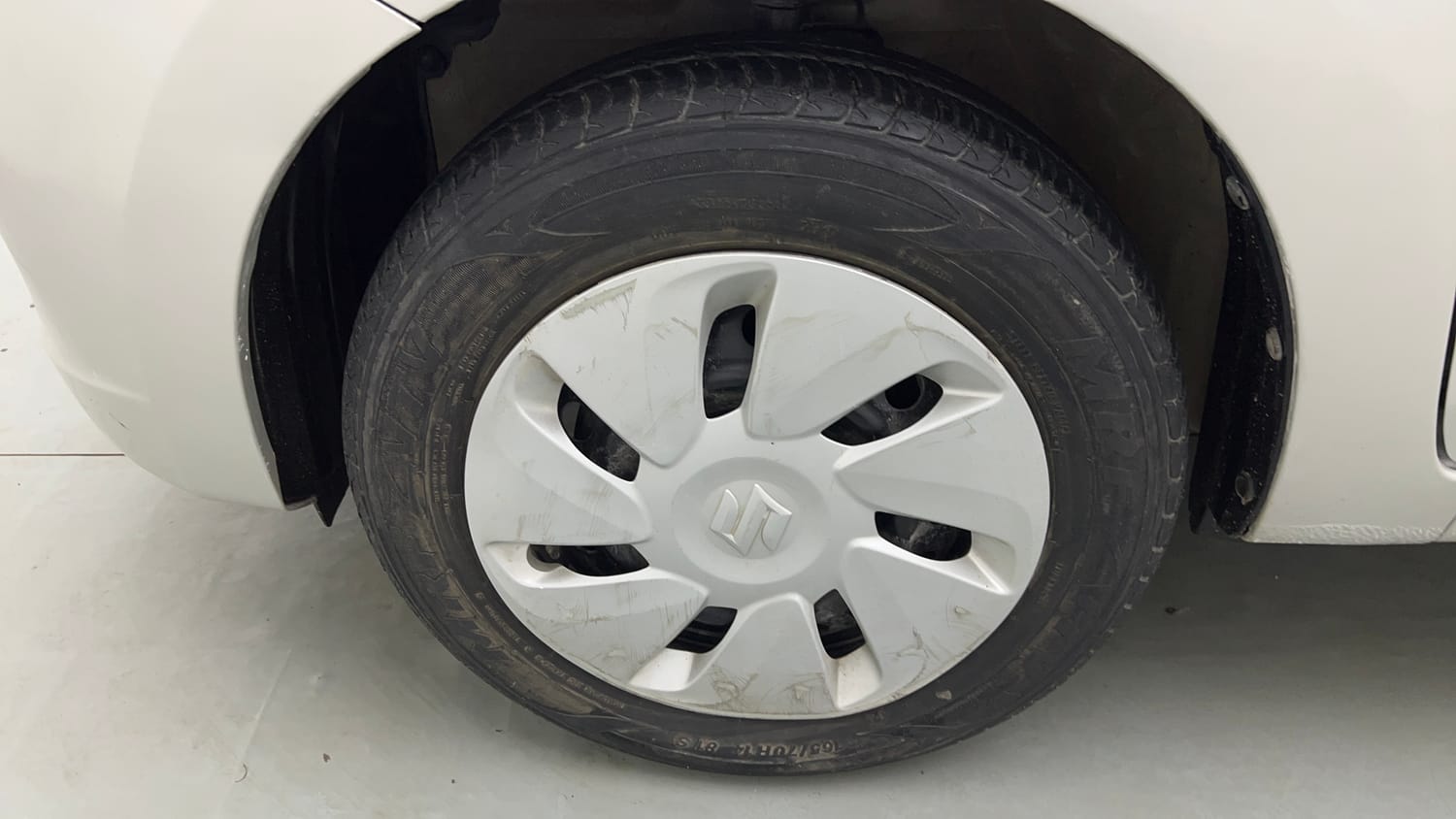 Used 2017 Maruti Suzuki Celerio ZXI (O) AMT Petrol Automatic tyres LEFT FRONT TYRE RIM VIEW