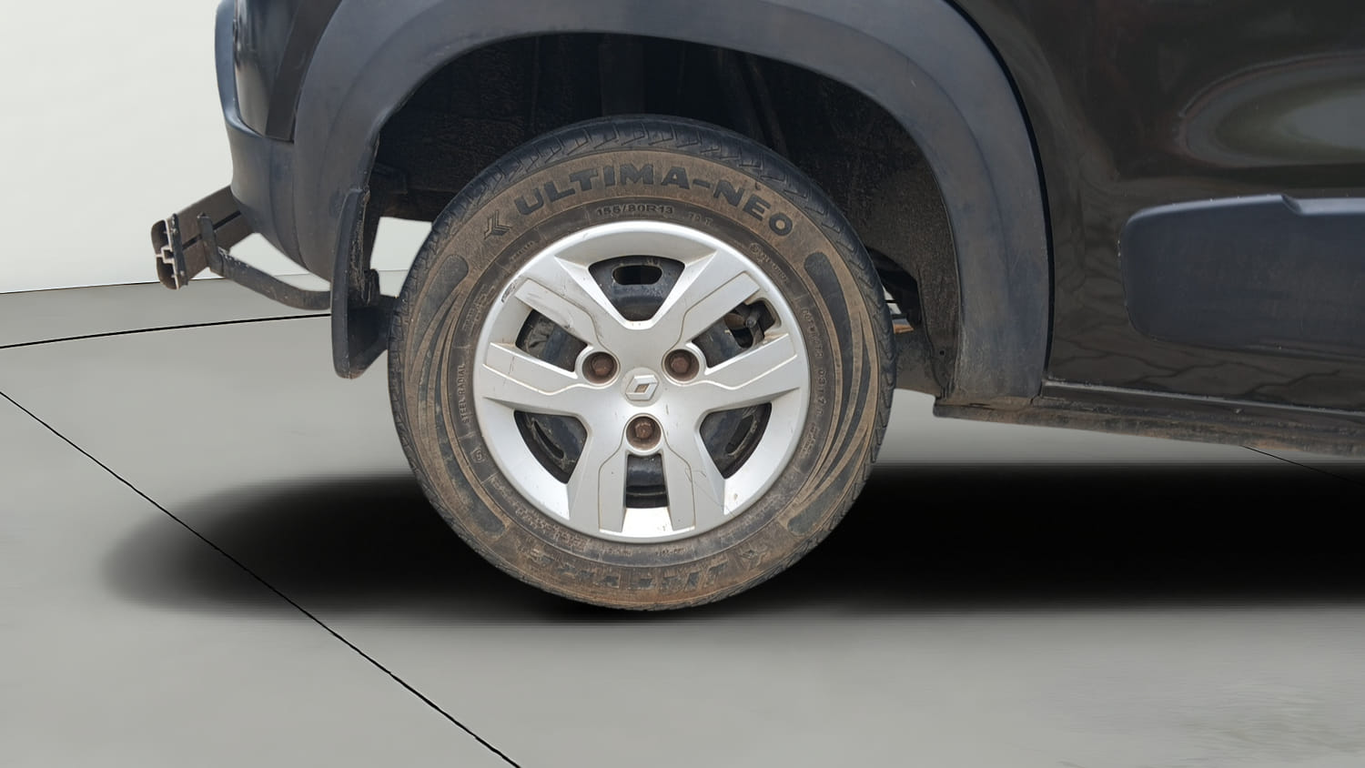 Used 2017 Renault Kwid 1.0 RXT Petrol Manual tyres RIGHT REAR TYRE RIM VIEW