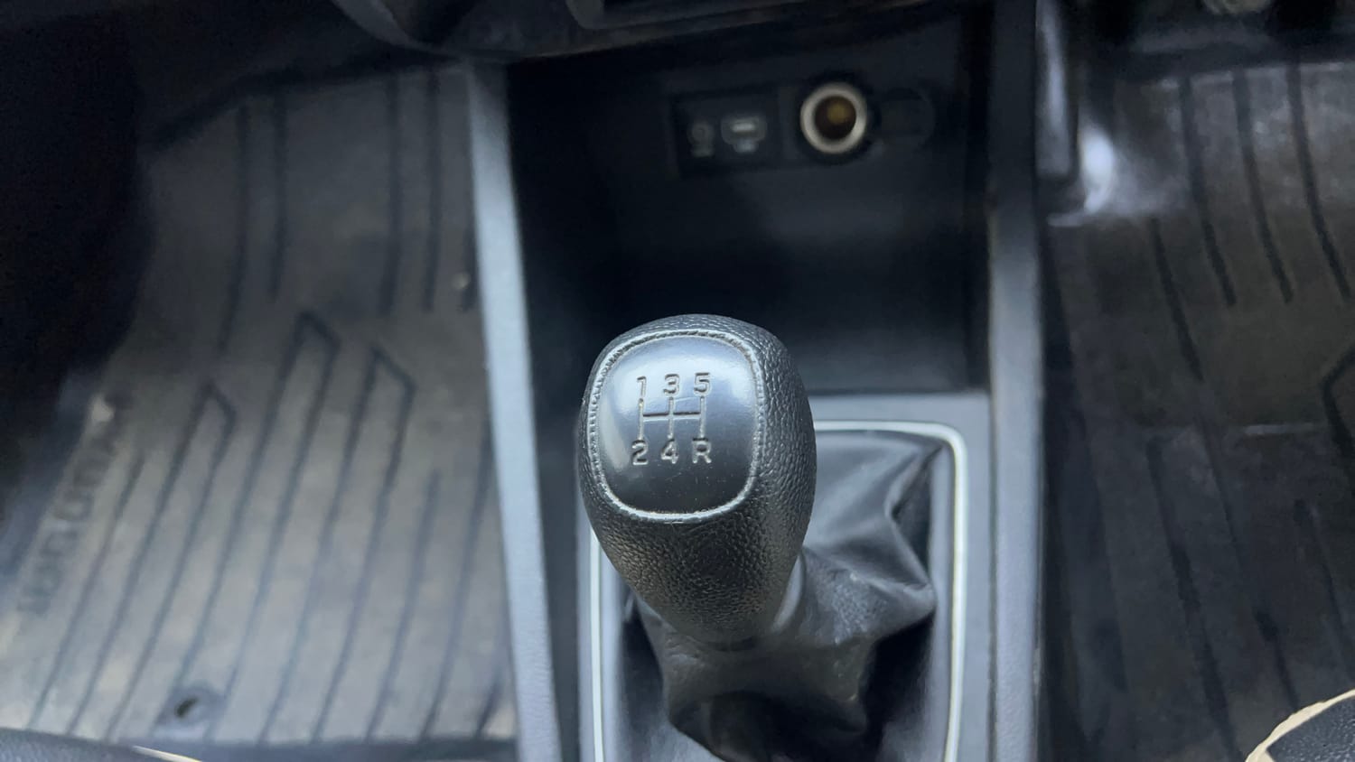 Used 2018 Hyundai Elite i20 Magna Executive 1.2 Petrol Manual interior GEAR  KNOB VIEW