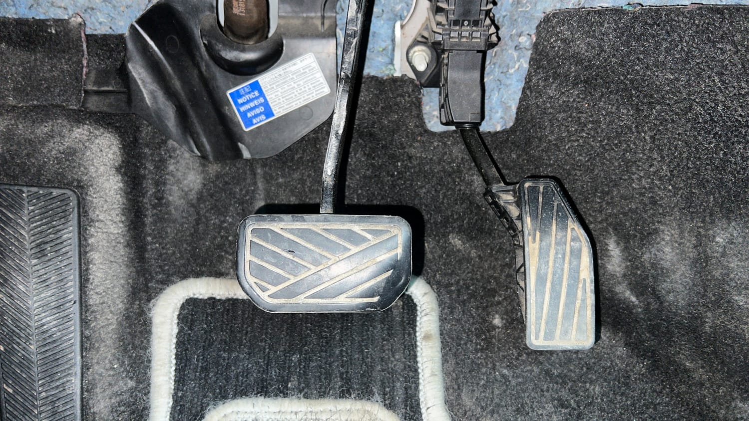 Used 2019 Maruti Suzuki Swift VXi AMT Petrol Automatic interior PEDALS VIEW