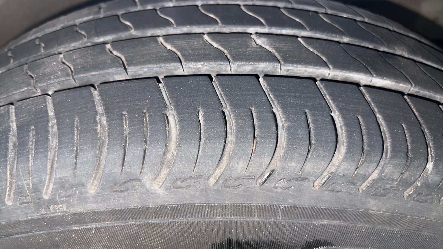 Used 2024 Maruti Suzuki S-Presso VXi Plus (O) AMT Petrol Automatic tyres RIGHT FRONT TYRE TREAD VIEW