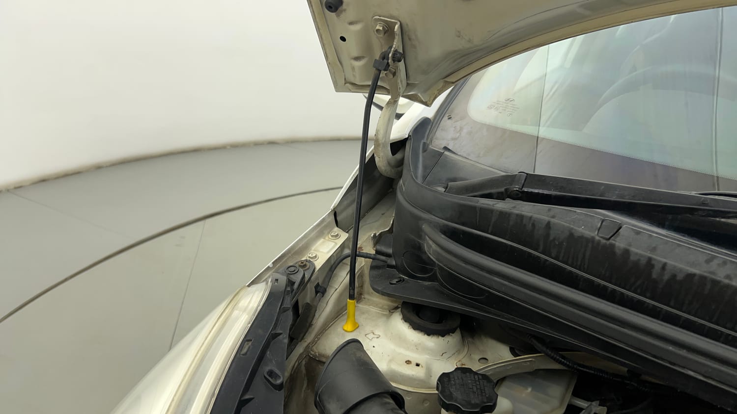 Used 2016 Hyundai Grand i10 Magna AT 1.2 Kappa VTVT Petrol Automatic engine ENGINE RIGHT SIDE HINGE & APRON VIEW