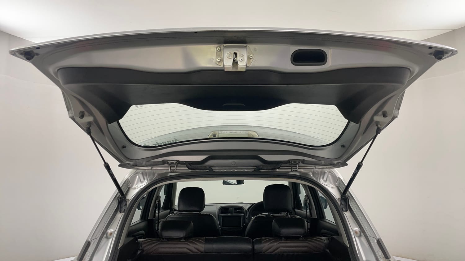 Used 2022 Toyota Urban Cruiser High Grade AT Petrol Automatic interior DICKY DOOR OPEN VIEW