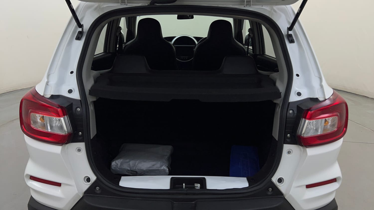 Used 2024 Maruti Suzuki S-Presso VXi Plus (O) AMT Petrol Automatic interior DICKY INSIDE VIEW