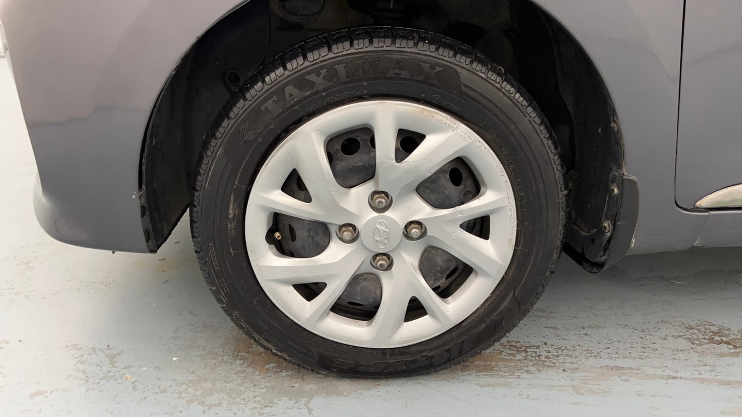 Used 2017 Hyundai Grand i10 Magna 1.2 Kappa VTVT Petrol Manual tyres LEFT FRONT TYRE RIM VIEW