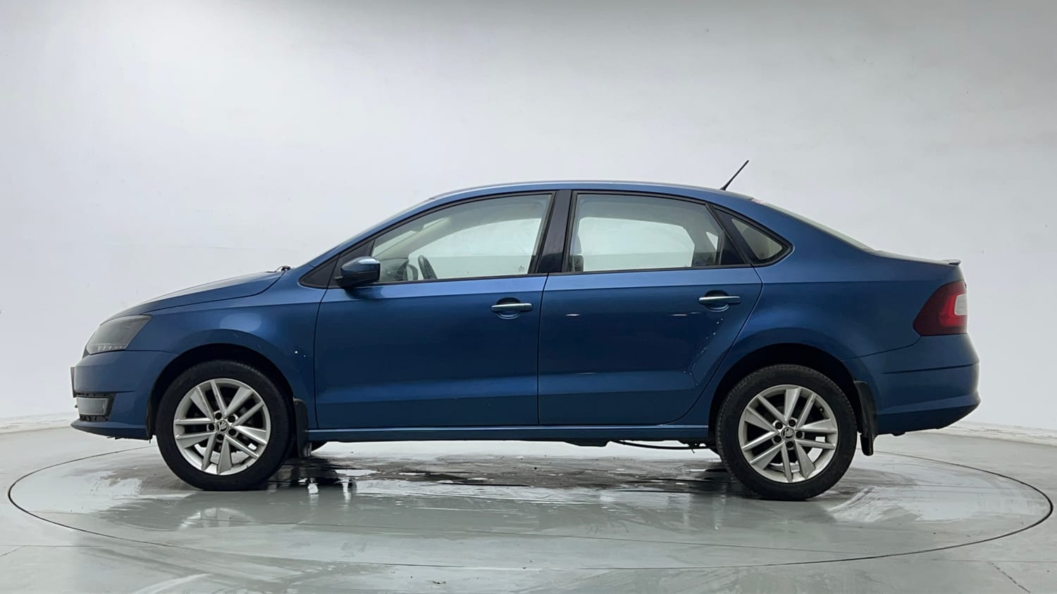 Used 2018 Skoda Rapid Style 1.6 MPI Petrol Manual exterior LEFT SIDE VIEW