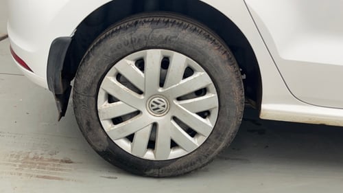 Used 2016 Volkswagen Polo Comfortline 1.2L (P) Petrol Manual tyres RIGHT REAR TYRE RIM VIEW