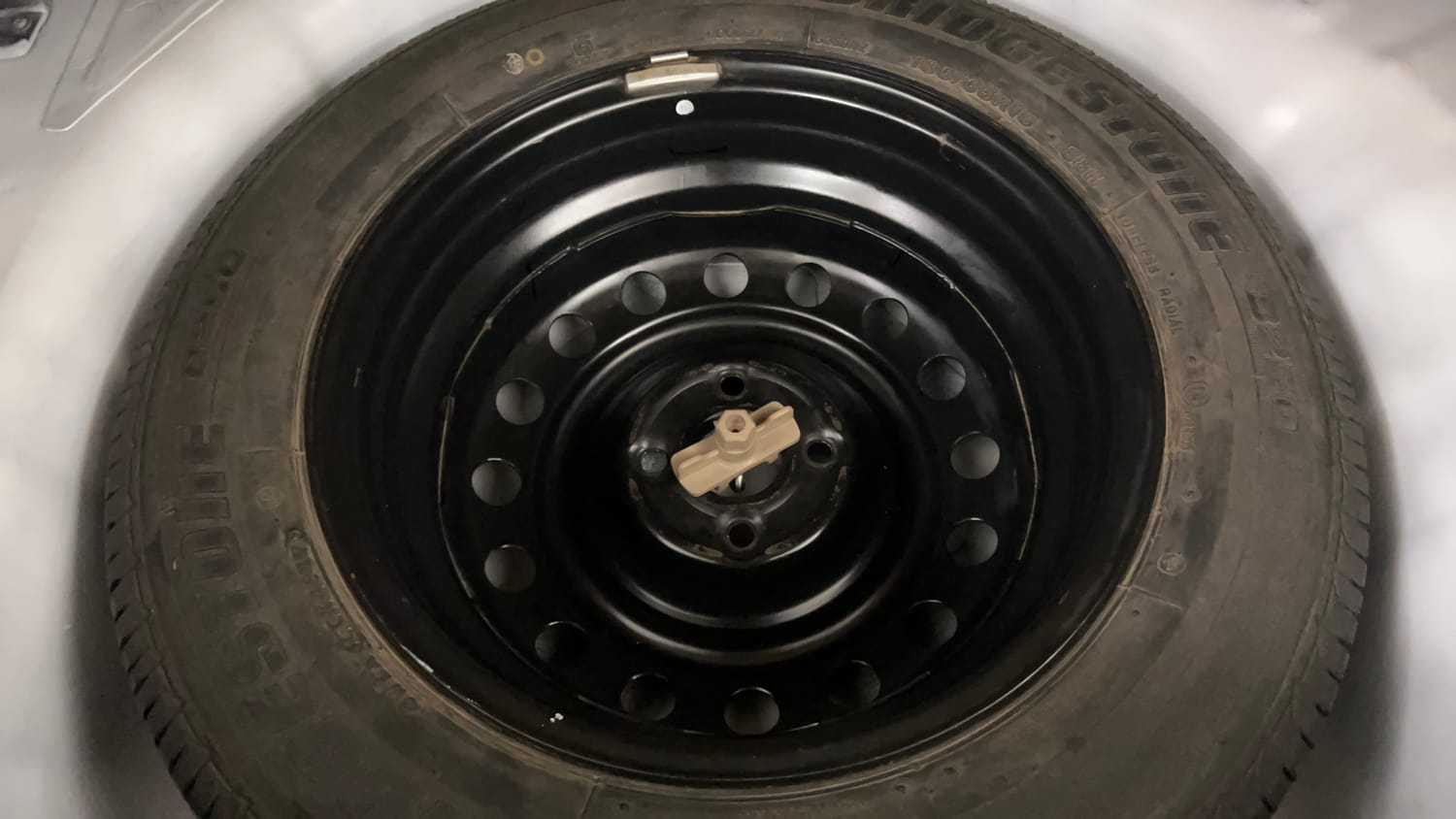Used 2017 Hyundai i20 Active 1.2 S Petrol Manual tyres SPARE TYRE VIEW