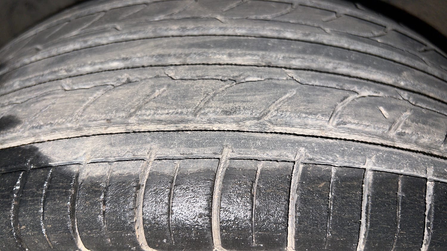 Used 2021 Renault Kiger RXZ 1.0 Turbo MT CNG (Outside Fitted) Cng Manual tyres LEFT FRONT TYRE TREAD VIEW
