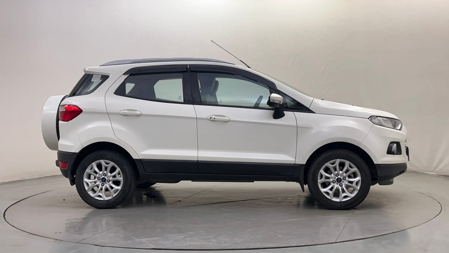Used 2016 Ford EcoSport Titanium+ 1.0L EcoBoost Petrol Manual exterior RIGHT SIDE VIEW