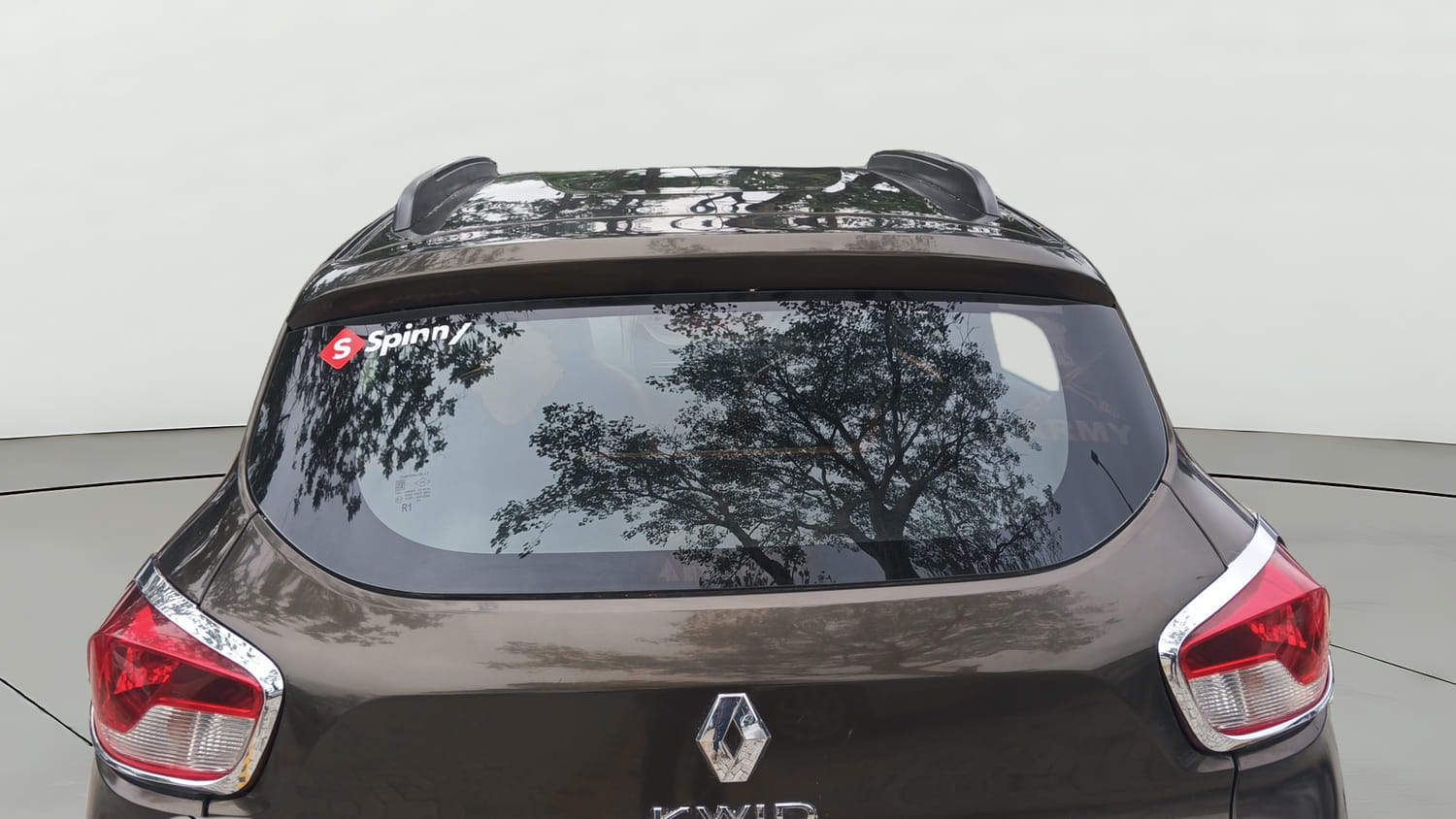 Used 2017 Renault Kwid 1.0 RXT Petrol Manual exterior BACK WINDSHIELD VIEW