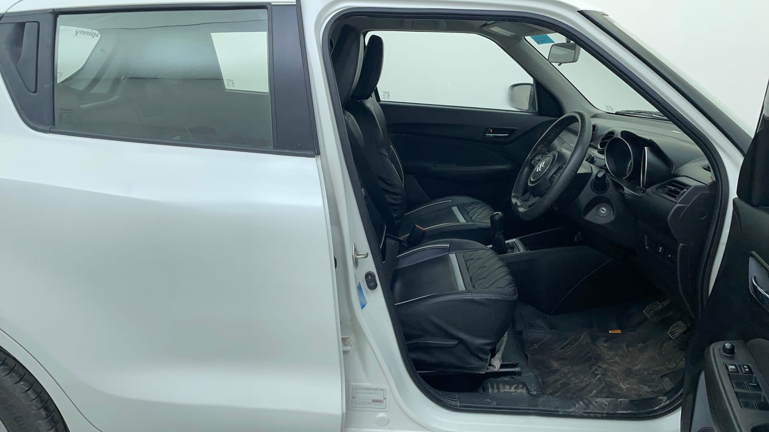 Used 2022 Maruti Suzuki Swift VXi Petrol Manual interior RIGHT SIDE FRONT DOOR CABIN VIEW
