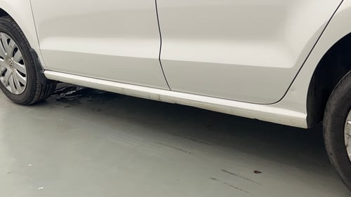 Used 2016 Volkswagen Polo Comfortline 1.2L (P) Petrol Manual dents MINOR SCRATCH