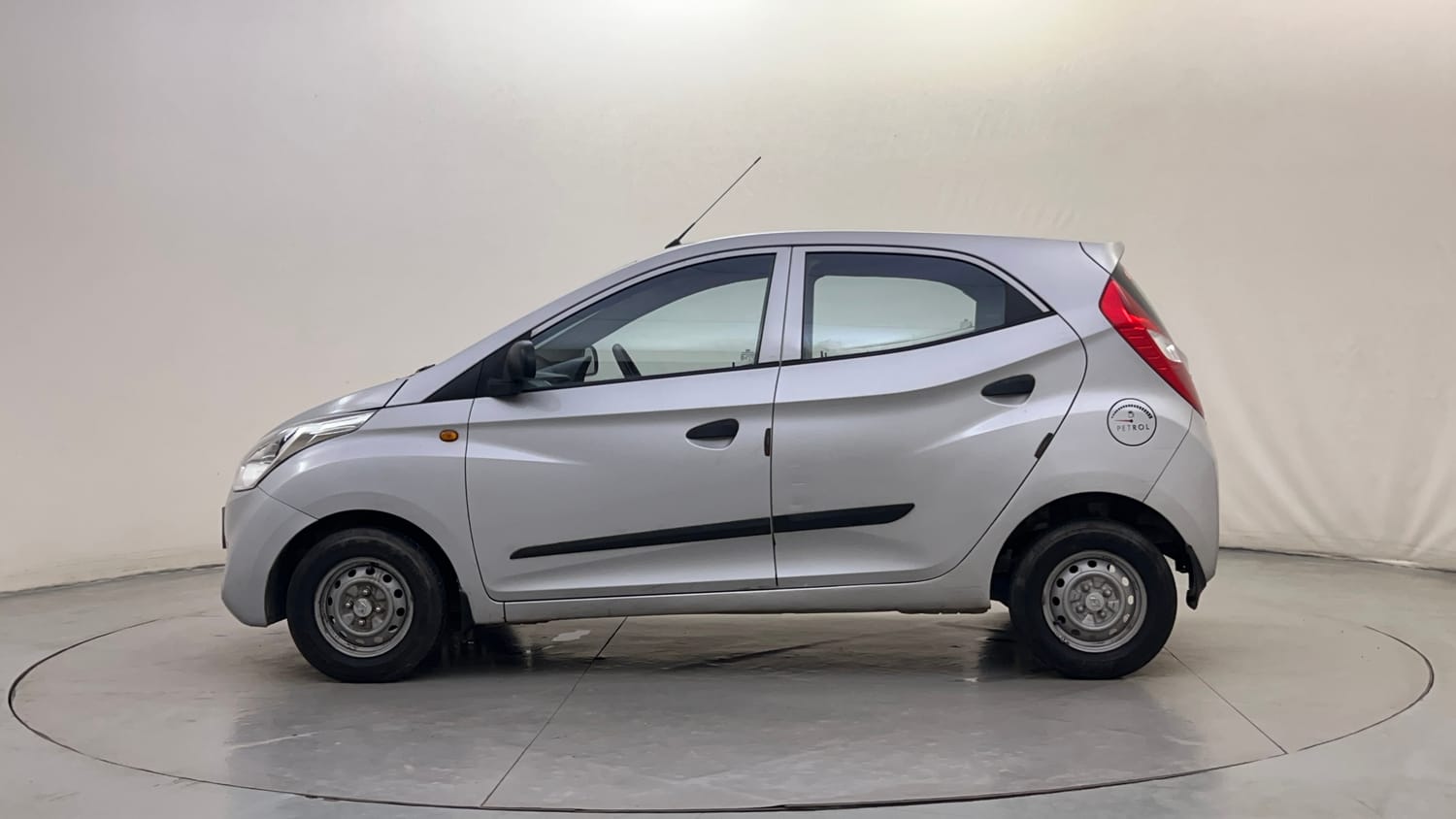 Used 2016 Hyundai Eon Era + Petrol Manual exterior LEFT SIDE VIEW