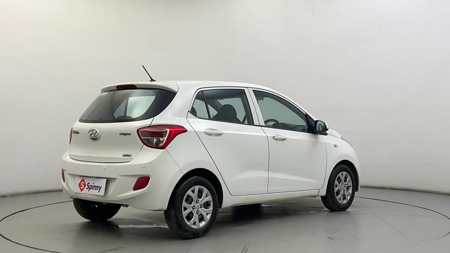 Used 2016 Hyundai Grand i10 Magna AT 1.2 Kappa VTVT Petrol Automatic exterior RIGHT REAR CORNER VIEW