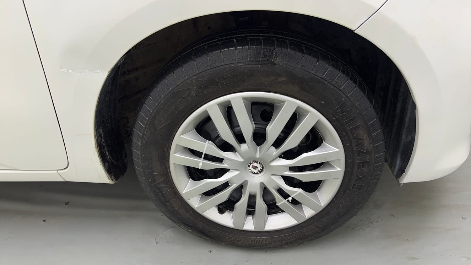 Used 2022 Maruti Suzuki Celerio VXi CNG Cng Manual tyres RIGHT FRONT TYRE RIM VIEW