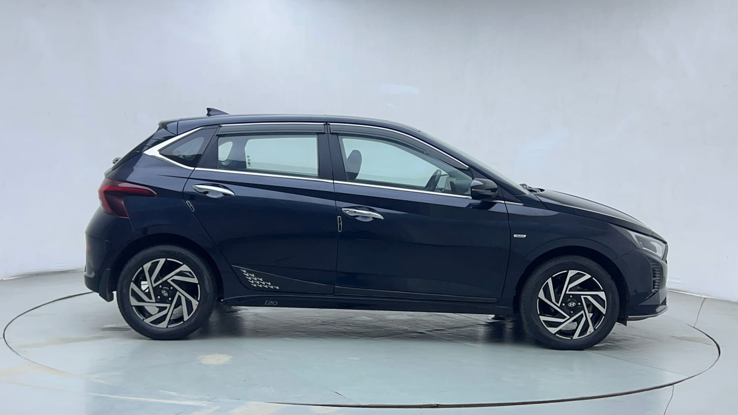 Used 2024 Hyundai New i20 Asta (O) 1.2 IVT Petrol Automatic exterior RIGHT SIDE VIEW