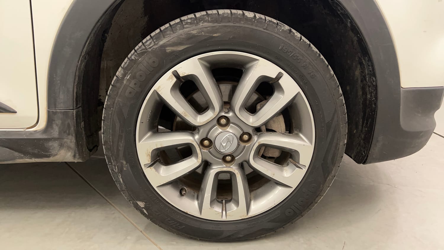 Used 2017 Hyundai i20 Active 1.2 S Petrol Manual tyres RIGHT FRONT TYRE RIM VIEW