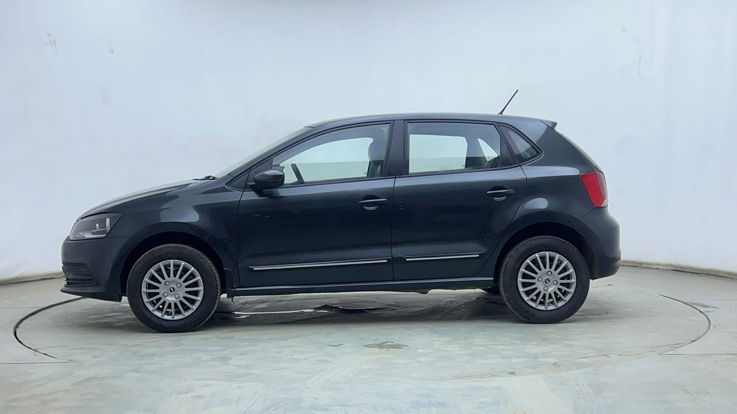 Used 2020 Volkswagen Polo Trendline 1.0L (P) Petrol Manual exterior LEFT SIDE VIEW