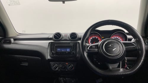 Used 2019 Maruti Suzuki Swift VXi AMT Petrol Automatic interior DASHBOARD VIEW