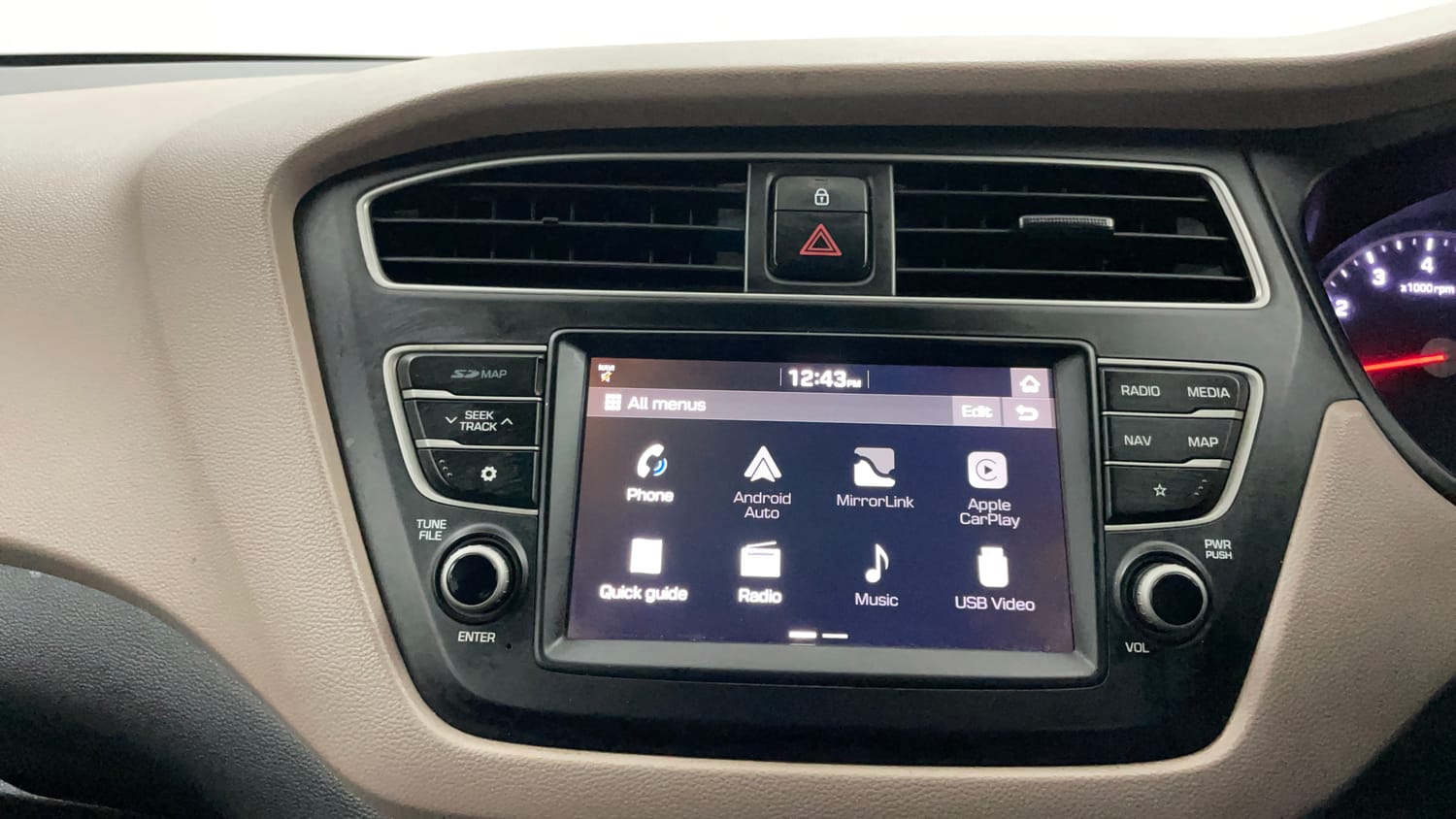 Used 2019 Hyundai Elite i20 Sportz Plus 1.2 Petrol Manual top_features Integrated (in-dash) music system