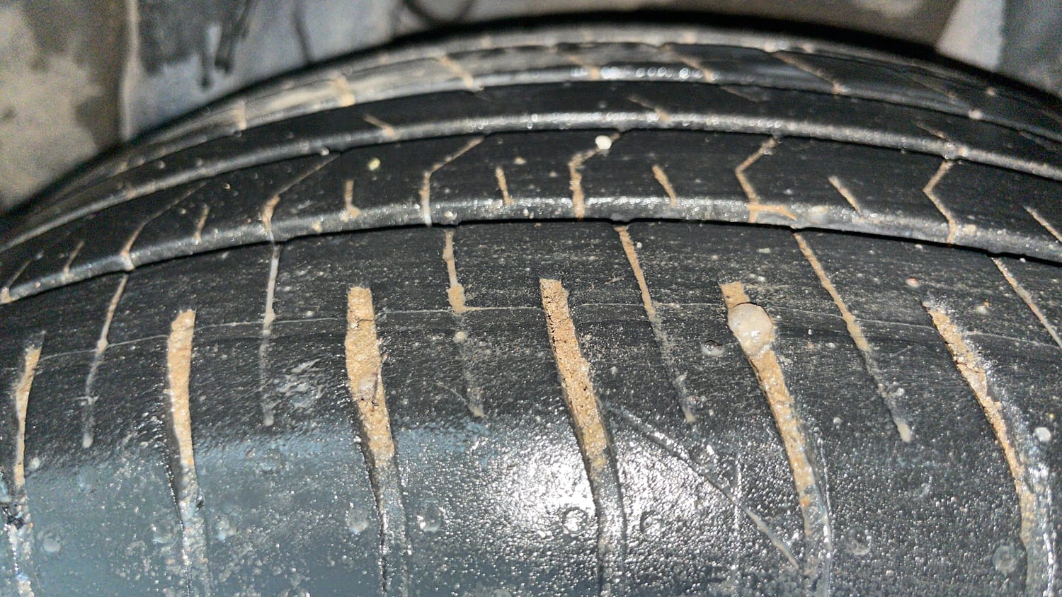 Used 2023 Hyundai Verna SX 1.5 Petrol IVT Petrol Automatic tyres LEFT REAR TYRE TREAD VIEW