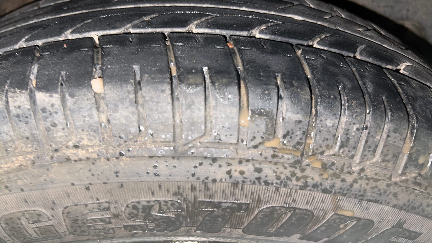 Used 2013 Hyundai i10 Sportz 1.2 Kappa2 Petrol Manual tyres LEFT REAR TYRE TREAD VIEW