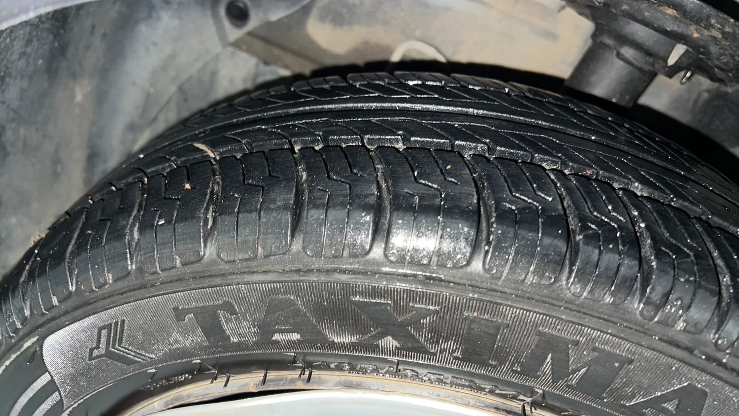 Used 2017 Hyundai Grand i10 Magna 1.2 Kappa VTVT Petrol Manual tyres LEFT FRONT TYRE TREAD VIEW