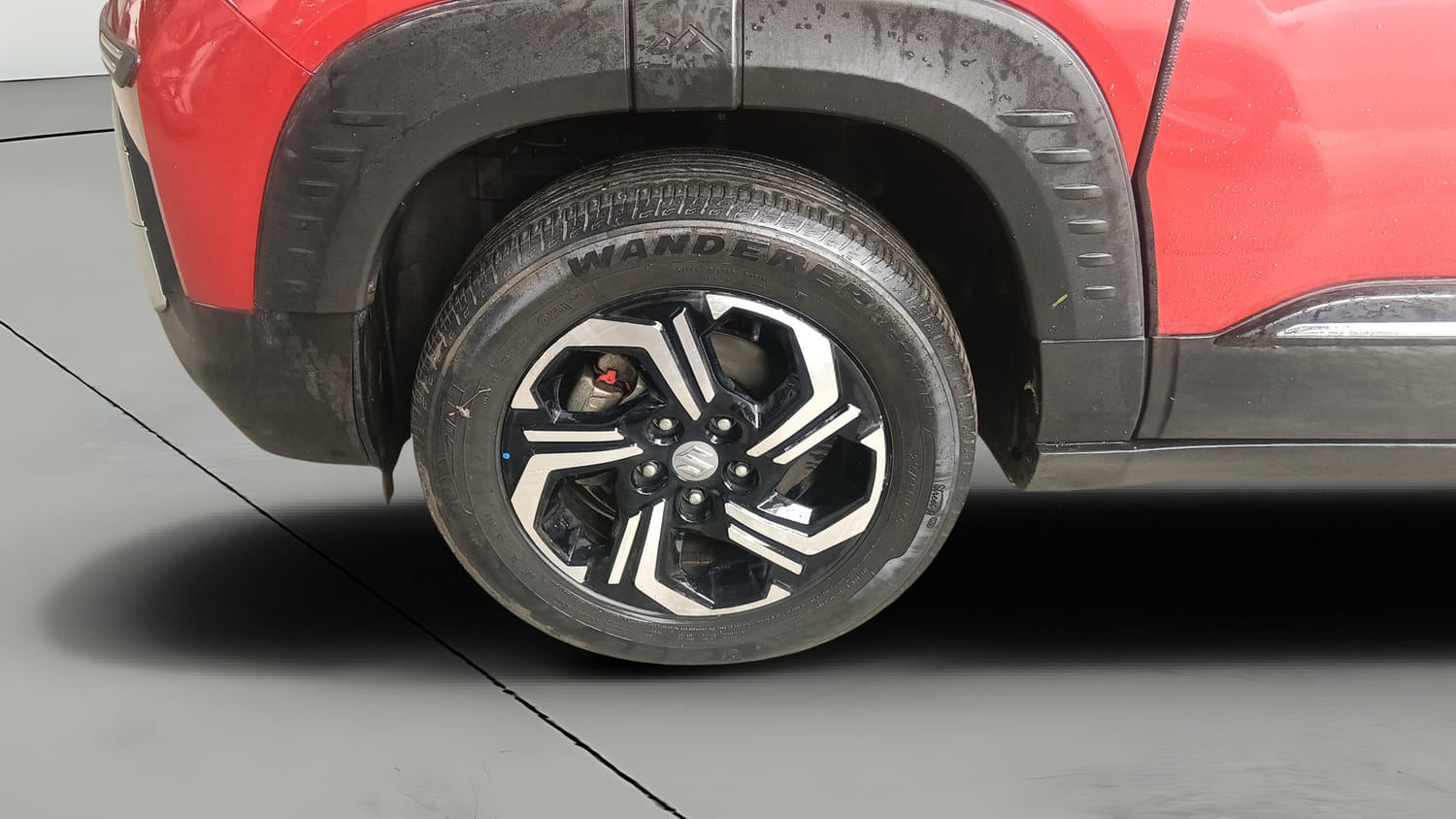 Used 2022 Maruti Suzuki Brezza ZXi Plus Petrol Manual tyres LEFT FRONT TYRE RIM VIEW