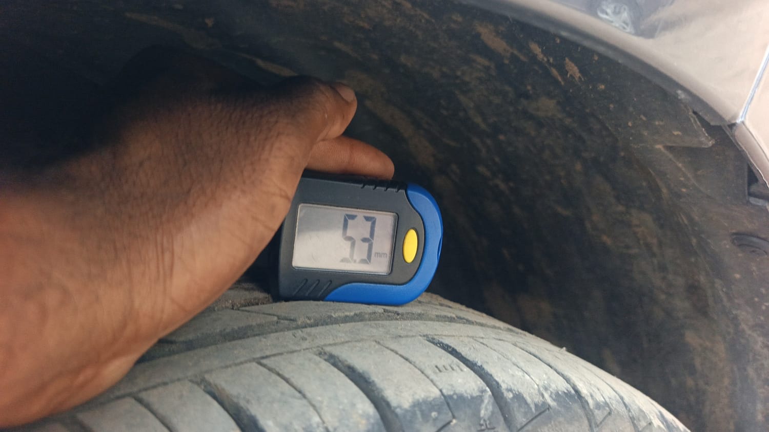 Used 2018 Hyundai Elite i20 Asta 1.2 Petrol Manual tyres RIGHT FRONT TYRE TREAD VIEW